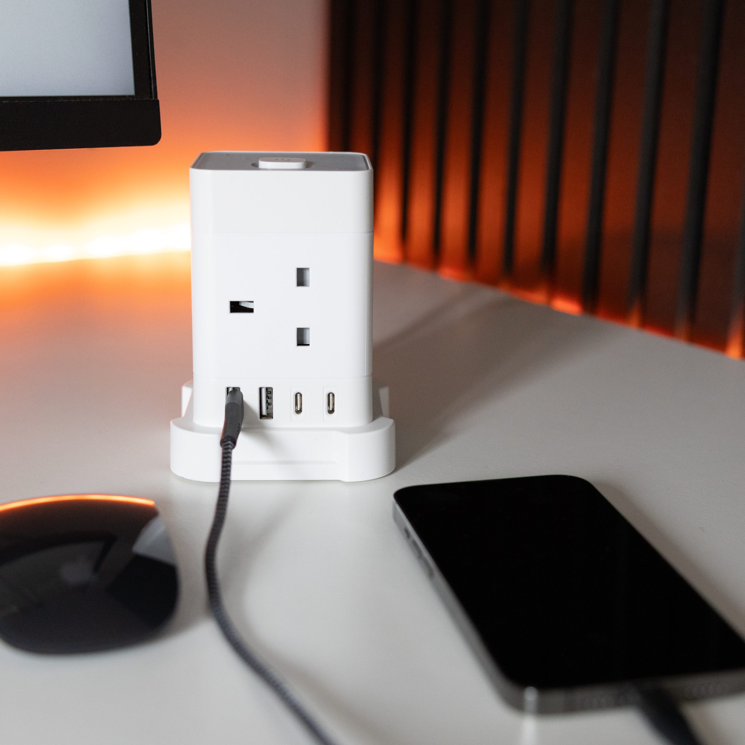 TCP 4 AC Socket Tower Cube Extension Lead with 2 USB-A ports, and 2 USB-C ports - Image 6